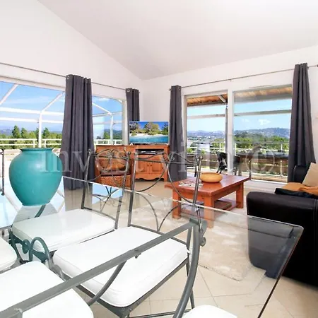 Les Termes Sleeps 6 Pool *