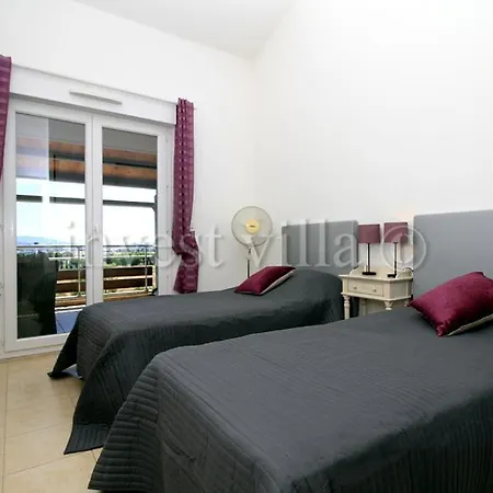Les Termes Sleeps 6 Pool